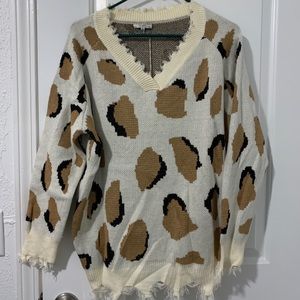 Frayed Hem Leopard V Neck Sweater
